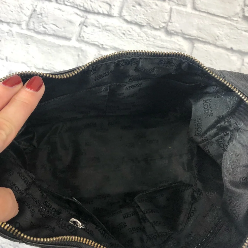 Michael Kors Leather Shoulder hobo bag Black One strap Silver Buckle clasp Lined